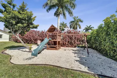 4701 SW 110th Ave, Davie, FL 33328 - Photo 15