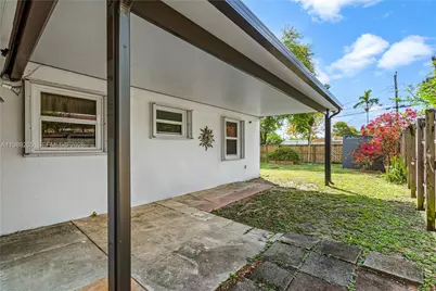 1482 NE 175th St, North Miami Beach, FL 33162 - Photo 23