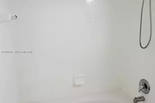 2921 NE 185th St, Aventura, FL 33180 - Photo 25