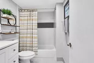 12500 SW 5th Ct, Pembroke Pines, FL 33027 - Photo 11