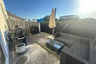 484 SW 91st Pl, Miami, FL 33174 - Photo 13