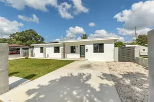 14520 Carver Dr, Miami, FL 33176 - Photo 1