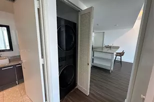 185 SW 7th St, Miami, FL 33130 - Photo 3