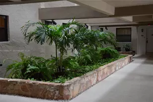 461 Ives Dairy Rd, Miami, FL 33179 - Photo 13