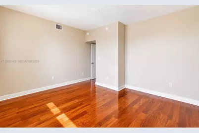 5600 Collins Ave #17G, Miami Beach, FL 33140 - Photo 9