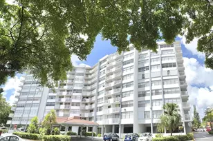 1300 NE Miami Gardens Dr, Miami, FL 33179 - Photo 3