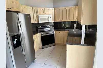 1367 Seagrape Cir #1367, Weston, FL 33326 - Photo 3