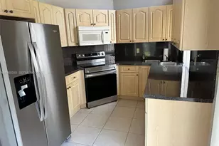 1367 Seagrape Cir, Weston, FL 33326 - Photo 3