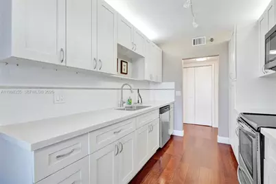 4001 Hillcrest Dr #817, Hollywood, FL 33021 - Photo 3