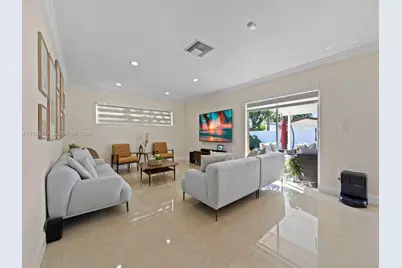 8530 NW 179th St, Hialeah, FL 33015 - Photo 11