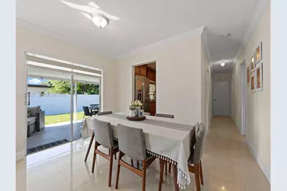 8530 NW 179th St, Hialeah, FL 33015 - Photo 15