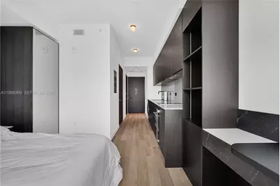 20 NE 11th St #3603A, Miami, FL 33132 - Photo 7