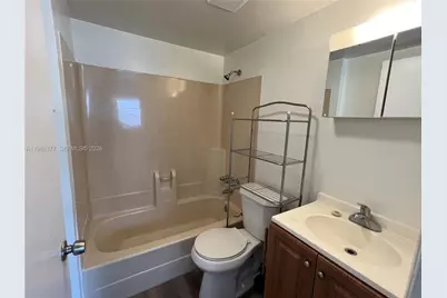 1001 S 22nd Ct #East Rear, Hollywood, FL 33020 - Photo 5