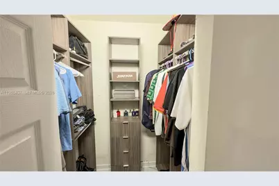 3318 W 106th Ter, Hialeah, FL 33018 - Photo 9