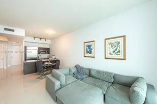 55 SE 6th St, Miami, FL 33131 - Photo 5