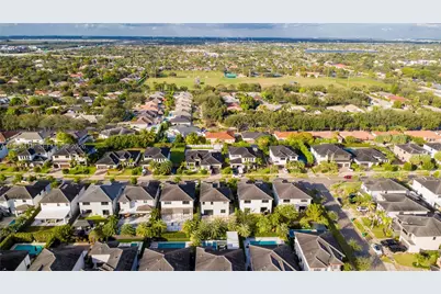 15785 NW 91st Ct, Miami Lakes, FL 33018 - Photo 37