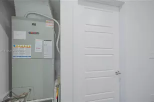 15785 NW 91st Ct, Miami Lakes, FL 33018 - Photo 21