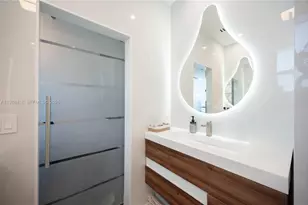 15785 NW 91st Ct, Miami Lakes, FL 33018 - Photo 17