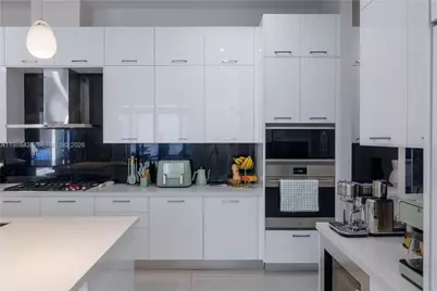 8115 NW 48th Ter, Doral, FL 33166 - Photo 13