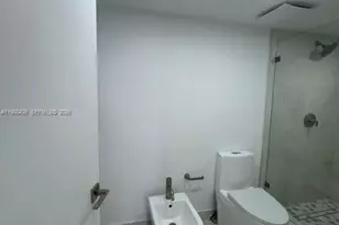 801 N Venetian Dr, Miami, FL 33139 - Photo 25