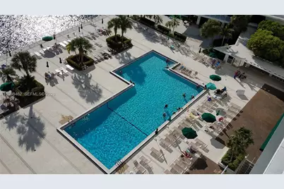 300 Bayview Dr #905, Sunny Isles Beach, FL 33160 - Photo 17