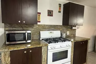 2753 W 68th Pl, Hialeah, FL 33016 - Photo 9