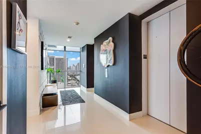 1100 Biscayne Blvd #2708, Miami, FL 33132 - Photo 3