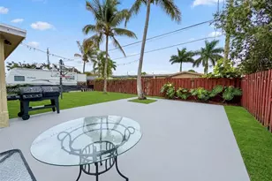 2498 NW 98th Ln, Sunrise, FL 33322 - Photo 11