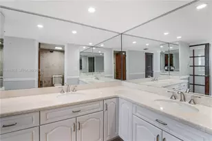 6039 Collins Ave, Miami Beach, FL 33140 - Photo 11