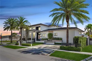 12885 N Bayshore Dr, North Miami, FL 33181 - Photo 35