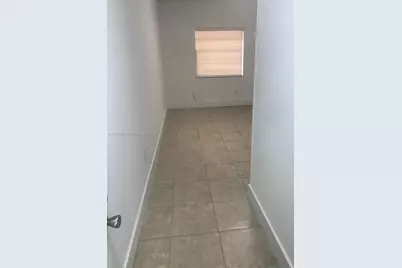 2730 Collins Ave #205, Miami Beach, FL 33140 - Photo 7