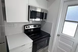 619 SW 7th Ave, Miami, FL 33130 - Photo 9