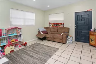 528 E 10th St, Hialeah, FL 33010 - Photo 11