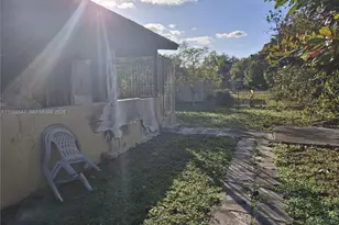 1561 NW 131st St, Miami, FL 33167 - Photo 27