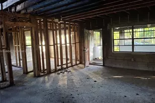 1561 NW 131st St, Miami, FL 33167 - Photo 17