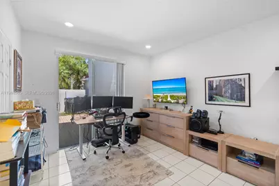 1120 Canella Ln, Hollywood, FL 33019 - Photo 15