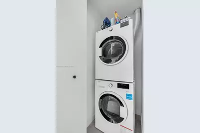 121 NE 5th St #2304, Miami, FL 33132 - Photo 13