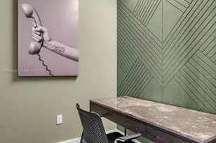 121 NE 5th St, Miami, FL 33132 - Photo 29