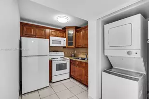 8320 NW 8th St, Miami, FL 33126 - Photo 11