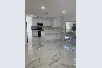 9454 NW 8th Cir, Plantation, FL 33324 - Photo 3