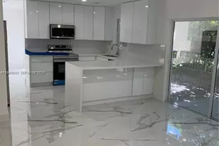 9454 NW 8th Cir, Plantation, FL 33324 - Photo 3