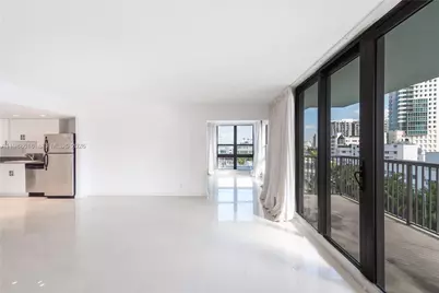 1800 Collins Ave #8C, Miami Beach, FL 33139 - Photo 5