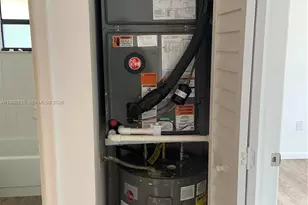 10016 NW 4th St, Pembroke Pines, FL 33024 - Photo 13