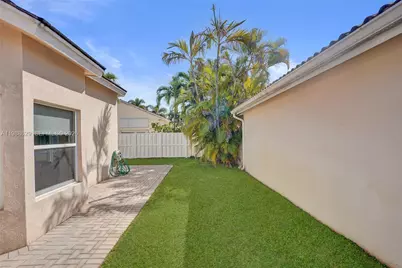 4928 SW 33rd Way, Hollywood, FL 33312 - Photo 45