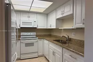 301 SW South River Dr, Stuart, FL 34997 - Photo 5