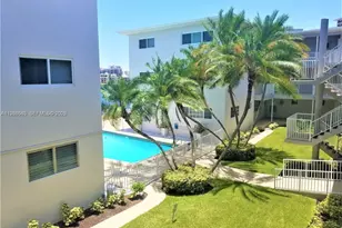 462 Golden Isles Dr, Hallandale Beach, FL 33009 - Photo 11