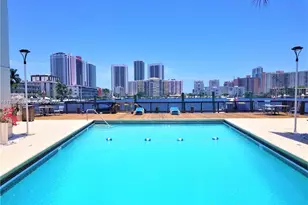 462 Golden Isles Dr, Hallandale Beach, FL 33009 - Photo 21