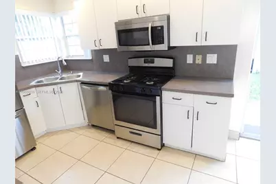 13439 NW 5th Ct #13439, Plantation, FL 33325 - Photo 9