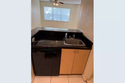 550 S Park Rd #24-8, Hollywood, FL 33021 - Photo 3