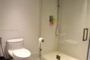 19262 NW 89th Ave, Hialeah, FL 33018 - Photo 11